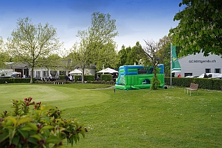 CharityGolf 2024-04-27 02  Charity-Golturnier beim GC Röttgersbach - Die Crew mit vollem Einsatz und gut gelaunt bei der Charity Veranstaltung der Familienstiftung Thomas und Erika Münch auf der Golfanlage Röttgersbach, angrenzend an den Erholungspark Mattlerbusch. : DVPJ, Holger II, Phil II., Prinz Karneval, Prinz, Prinzessin Mia I., Hofmarschälle, Page, Pagen, Paginnen, HDK, Duisburg, Karneval, Helau, Tollität, Event, Session 2024, Session 2025, HDK Duisburg, Hauptausschuss, Hauptausschuss Karneval Duisburg, Duisburg ist echt