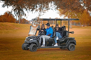 CharityGolf 2024-04-27 10  Charity-Golturnier beim GC Röttgersbach - Die Crew mit vollem Einsatz und gut gelaunt bei der Charity Veranstaltung der Familienstiftung Thomas und Erika Münch auf der Golfanlage Röttgersbach, angrenzend an den Erholungspark Mattlerbusch. : DVPJ, Holger II, Phil II., Prinz Karneval, Prinz, Prinzessin Mia I., Hofmarschälle, Page, Pagen, Paginnen, HDK, Duisburg, Karneval, Helau, Tollität, Event, Session 2024, Session 2025, HDK Duisburg, Hauptausschuss, Hauptausschuss Karneval Duisburg, Duisburg ist echt