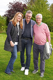 CharityGolf 2024-04-27 23  Charity-Golturnier beim GC Röttgersbach - Die Crew mit vollem Einsatz und gut gelaunt bei der Charity Veranstaltung der Familienstiftung Thomas und Erika Münch auf der Golfanlage Röttgersbach, angrenzend an den Erholungspark Mattlerbusch. : DVPJ, Holger II, Phil II., Prinz Karneval, Prinz, Prinzessin Mia I., Hofmarschälle, Page, Pagen, Paginnen, HDK, Duisburg, Karneval, Helau, Tollität, Event, Session 2024, Session 2025, HDK Duisburg, Hauptausschuss, Hauptausschuss Karneval Duisburg, Duisburg ist echt