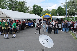 02 Musikf RuhrpGugg 2024-05-04 02  Unser erster Tourtag, der 4. Mai 2024 - Die erste Station führte uns über den Rhein nach Kamp Lintfort zum Karnevals Komitee Kolping, zur des Sommerfest. Den Zweiten Termin hatten wir in Rheinhausen an Manu´s Treff. Dort hatten die Ruhrpott-Guggis  Musikfest mit Party-Night geladen. Danach folgten wir der Einladung zum Maifest der Rot-Goldenen KG in Duisburg Laar. : DVPJ, Holger II, Phil II., Prinz Karneval, Prinz, Prinzessin Mia I., Hofmarschälle, Page, Pagen, Paginnen, HDK, Duisburg, Karneval, Helau, Tollität, Event, Session 2024, Session 2025, HDK Duisburg, Hauptausschuss, Hauptausschuss Karneval Duisburg, Duisburg ist echt