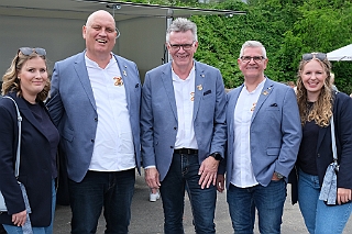 02 Musikf RuhrpGugg 2024-05-04 03  Unser erster Tourtag, der 4. Mai 2024 - Die erste Station führte uns über den Rhein nach Kamp Lintfort zum Karnevals Komitee Kolping, zur des Sommerfest. Den Zweiten Termin hatten wir in Rheinhausen an Manu´s Treff. Dort hatten die Ruhrpott-Guggis  Musikfest mit Party-Night geladen. Danach folgten wir der Einladung zum Maifest der Rot-Goldenen KG in Duisburg Laar. : DVPJ, Holger II, Phil II., Prinz Karneval, Prinz, Prinzessin Mia I., Hofmarschälle, Page, Pagen, Paginnen, HDK, Duisburg, Karneval, Helau, Tollität, Event, Session 2024, Session 2025, HDK Duisburg, Hauptausschuss, Hauptausschuss Karneval Duisburg, Duisburg ist echt