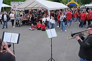 02 Musikf RuhrpGugg 2024-05-04 04  Unser erster Tourtag, der 4. Mai 2024 - Die erste Station führte uns über den Rhein nach Kamp Lintfort zum Karnevals Komitee Kolping, zur des Sommerfest. Den Zweiten Termin hatten wir in Rheinhausen an Manu´s Treff. Dort hatten die Ruhrpott-Guggis  Musikfest mit Party-Night geladen. Danach folgten wir der Einladung zum Maifest der Rot-Goldenen KG in Duisburg Laar. : DVPJ, Holger II, Phil II., Prinz Karneval, Prinz, Prinzessin Mia I., Hofmarschälle, Page, Pagen, Paginnen, HDK, Duisburg, Karneval, Helau, Tollität, Event, Session 2024, Session 2025, HDK Duisburg, Hauptausschuss, Hauptausschuss Karneval Duisburg, Duisburg ist echt