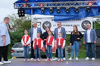 02 Musikf RuhrpGugg 2024-05-04 07  Unser erster Tourtag, der 4. Mai 2024 - Die erste Station führte uns über den Rhein nach Kamp Lintfort zum Karnevals Komitee Kolping, zur des Sommerfest. Den Zweiten Termin hatten wir in Rheinhausen an Manu´s Treff. Dort hatten die Ruhrpott-Guggis  Musikfest mit Party-Night geladen. Danach folgten wir der Einladung zum Maifest der Rot-Goldenen KG in Duisburg Laar. : DVPJ, Holger II, Phil II., Prinz Karneval, Prinz, Prinzessin Mia I., Hofmarschälle, Page, Pagen, Paginnen, HDK, Duisburg, Karneval, Helau, Tollität, Event, Session 2024, Session 2025, HDK Duisburg, Hauptausschuss, Hauptausschuss Karneval Duisburg, Duisburg ist echt