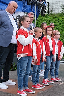 02 Musikf RuhrpGugg 2024-05-04 09  Unser erster Tourtag, der 4. Mai 2024 - Die erste Station führte uns über den Rhein nach Kamp Lintfort zum Karnevals Komitee Kolping, zur des Sommerfest. Den Zweiten Termin hatten wir in Rheinhausen an Manu´s Treff. Dort hatten die Ruhrpott-Guggis  Musikfest mit Party-Night geladen. Danach folgten wir der Einladung zum Maifest der Rot-Goldenen KG in Duisburg Laar. : DVPJ, Holger II, Phil II., Prinz Karneval, Prinz, Prinzessin Mia I., Hofmarschälle, Page, Pagen, Paginnen, HDK, Duisburg, Karneval, Helau, Tollität, Event, Session 2024, Session 2025, HDK Duisburg, Hauptausschuss, Hauptausschuss Karneval Duisburg, Duisburg ist echt