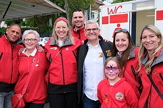 02 Musikf RuhrpGugg 2024-05-04 12  Unser erster Tourtag, der 4. Mai 2024 - Die erste Station führte uns über den Rhein nach Kamp Lintfort zum Karnevals Komitee Kolping, zur des Sommerfest. Den Zweiten Termin hatten wir in Rheinhausen an Manu´s Treff. Dort hatten die Ruhrpott-Guggis  Musikfest mit Party-Night geladen. Danach folgten wir der Einladung zum Maifest der Rot-Goldenen KG in Duisburg Laar. : DVPJ, Holger II, Phil II., Prinz Karneval, Prinz, Prinzessin Mia I., Hofmarschälle, Page, Pagen, Paginnen, HDK, Duisburg, Karneval, Helau, Tollität, Event, Session 2024, Session 2025, HDK Duisburg, Hauptausschuss, Hauptausschuss Karneval Duisburg, Duisburg ist echt