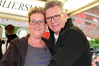 02 Musikf RuhrpGugg 2024-05-04 13  Unser erster Tourtag, der 4. Mai 2024 - Die erste Station führte uns über den Rhein nach Kamp Lintfort zum Karnevals Komitee Kolping, zur des Sommerfest. Den Zweiten Termin hatten wir in Rheinhausen an Manu´s Treff. Dort hatten die Ruhrpott-Guggis  Musikfest mit Party-Night geladen. Danach folgten wir der Einladung zum Maifest der Rot-Goldenen KG in Duisburg Laar. : DVPJ, Holger II, Phil II., Prinz Karneval, Prinz, Prinzessin Mia I., Hofmarschälle, Page, Pagen, Paginnen, HDK, Duisburg, Karneval, Helau, Tollität, Event, Session 2024, Session 2025, HDK Duisburg, Hauptausschuss, Hauptausschuss Karneval Duisburg, Duisburg ist echt