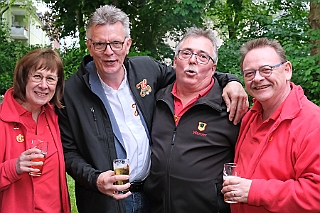 03 Maifest RGLaar 2024-05-04 08  Unser erster Tourtag, der 4. Mai 2024 - Die erste Station führte uns über den Rhein nach Kamp Lintfort zum Karnevals Komitee Kolping, zur des Sommerfest. Den Zweiten Termin hatten wir in Rheinhausen an Manu´s Treff. Dort hatten die Ruhrpott-Guggis  Musikfest mit Party-Night geladen. Danach folgten wir der Einladung zum Maifest der Rot-Goldenen KG in Duisburg Laar. : DVPJ, Holger II, Phil II., Prinz Karneval, Prinz, Prinzessin Mia I., Hofmarschälle, Page, Pagen, Paginnen, HDK, Duisburg, Karneval, Helau, Tollität, Event, Session 2024, Session 2025, HDK Duisburg, Hauptausschuss, Hauptausschuss Karneval Duisburg, Duisburg ist echt