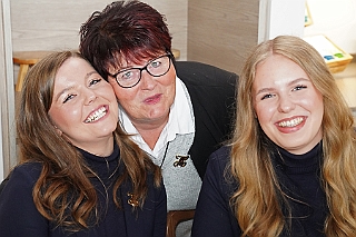 SponTref 2024-06-06 11  Sponsorentreffen im IntercityHotel am 6. Juni 2024 - „Ohne Sie funktioniert es nicht! Auch wir schaffen es nicht alleine!“ Unter diesem Motto hatte die designierte Prinzencrew 2025 zum Sponsorentreffen in IntercityHotel am Duisburger Hauptbahnhof geladen, um das Interesse an den vielfältigen Aktivitäten der Crew zu wecken. : DVPJ, Holger II, Phil II., Prinz Karneval, Prinz, Prinzessin Mia I., Hofmarschälle, Page, Pagen, Paginnen, HDK, Duisburg, Karneval, Helau, Tollität, Event, Session 2024, Session 2025, HDK Duisburg, Hauptausschuss, Hauptausschuss Karneval Duisburg, Duisburg ist echt