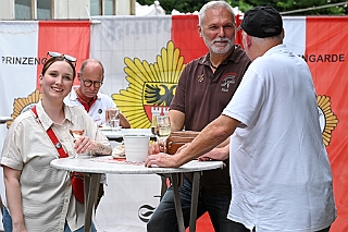 02 GardegrPrinzengrd 2024-06-29 06  Ein schöner Tag… - Am Samstag dem 29. Juni waren Gäste auf dem Sommerfest der Stadtgarde Rot-Weiss auf dem dem Gelände des PSV 1900 an der Futterstraße. Danach besuchten wir das GARDEGRILLEN der Prinzengarde an der Wagenhalle an der Sympherstraße. : DVPJ, Holger II, Phil II., Prinz Karneval, Prinz, Prinzessin Mia I., Hofmarschälle, Page, Pagen, Paginnen, HDK, Duisburg, Karneval, Helau, Tollität, Event, Session 2024, Session 2025, HDK Duisburg, Hauptausschuss, Hauptausschuss Karneval Duisburg, Duisburg ist echt