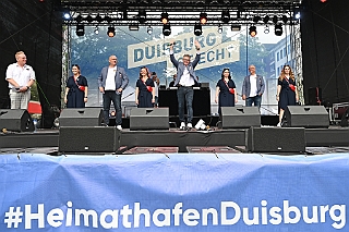 HDKSommerBiwak 2024-07-21 22  HDK Sommerbiwak 2024 - Pünktlich um 11.11 Uhr startete das 7. Sommerbiwak vom Hauptausschuss auf der Hauptbühne beim Duisburger Stadtfest zwischen City Palais und Forum. Die Akteure   im unterhaltsamen Programm, die Stark Reduzierte Einzelstücke, ⁠Lonnie & Friends von den Jungpiraten, die designierte Kinderprinzencrew 2024/25, ⁠Annika (Solo-Mariechen der KG Marxloher Jecken), die Kölner Band „⁠Miljö“ , wir die designierte Prinzencrew 2024/25 mit Holger II. und ⁠Philipp Godart. Für musikalische Untermalung sorgte das DJ Duo Schwarzwaldzimmer. : DVPJ, Holger II, Phil II., Prinz Karneval, Prinz, Prinzessin Mia I., Hofmarschälle, Page, Pagen, Paginnen, HDK, Duisburg, Karneval, Helau, Tollität, Event, Session 2024, Session 2025, HDK Duisburg, Hauptausschuss, Hauptausschuss Karneval Duisburg, Duisburg ist echt