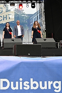 HDKSommerBiwak 2024-07-21 23  HDK Sommerbiwak 2024 - Pünktlich um 11.11 Uhr startete das 7. Sommerbiwak vom Hauptausschuss auf der Hauptbühne beim Duisburger Stadtfest zwischen City Palais und Forum. Die Akteure   im unterhaltsamen Programm, die Stark Reduzierte Einzelstücke, ⁠Lonnie & Friends von den Jungpiraten, die designierte Kinderprinzencrew 2024/25, ⁠Annika (Solo-Mariechen der KG Marxloher Jecken), die Kölner Band „⁠Miljö“ , wir die designierte Prinzencrew 2024/25 mit Holger II. und ⁠Philipp Godart. Für musikalische Untermalung sorgte das DJ Duo Schwarzwaldzimmer. : DVPJ, Holger II, Phil II., Prinz Karneval, Prinz, Prinzessin Mia I., Hofmarschälle, Page, Pagen, Paginnen, HDK, Duisburg, Karneval, Helau, Tollität, Event, Session 2024, Session 2025, HDK Duisburg, Hauptausschuss, Hauptausschuss Karneval Duisburg, Duisburg ist echt
