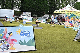 01 90Jahr VFT 2024-07-27 02  Tour-Samstag 27. Juli - 90 Jahre „Verein der Freunde des Duisburger Tierparks e.V.“. Die ZOOFREUNDE DUISBURG feierten mit viel Unterhaltung für Groß und Klein auf dem Gelände des PSV. Zu Sommerfest des Moerser Jecken Komitees ging es dann auf die andere Rheinseite. Zum Abschluss des Tages mit  dem Moerser Hofstaat in unser Stammquartier „Coupe 1990“ in Duisburger Süden. : DVPJ, Holger II, Phil II., Prinz Karneval, Prinz, Prinzessin Mia I., Hofmarschälle, Page, Pagen, Paginnen, HDK, Duisburg, Karneval, Helau, Tollität, Event, Session 2024, Session 2025, HDK Duisburg, Hauptausschuss, Hauptausschuss Karneval Duisburg, Duisburg ist echt