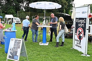 01 90Jahr VFT 2024-07-27 03  Tour-Samstag 27. Juli - 90 Jahre „Verein der Freunde des Duisburger Tierparks e.V.“. Die ZOOFREUNDE DUISBURG feierten mit viel Unterhaltung für Groß und Klein auf dem Gelände des PSV. Zu Sommerfest des Moerser Jecken Komitees ging es dann auf die andere Rheinseite. Zum Abschluss des Tages mit  dem Moerser Hofstaat in unser Stammquartier „Coupe 1990“ in Duisburger Süden. : DVPJ, Holger II, Phil II., Prinz Karneval, Prinz, Prinzessin Mia I., Hofmarschälle, Page, Pagen, Paginnen, HDK, Duisburg, Karneval, Helau, Tollität, Event, Session 2024, Session 2025, HDK Duisburg, Hauptausschuss, Hauptausschuss Karneval Duisburg, Duisburg ist echt
