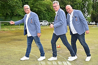 01 90Jahr VFT 2024-07-27 19  Tour-Samstag 27. Juli - 90 Jahre „Verein der Freunde des Duisburger Tierparks e.V.“. Die ZOOFREUNDE DUISBURG feierten mit viel Unterhaltung für Groß und Klein auf dem Gelände des PSV. Zu Sommerfest des Moerser Jecken Komitees ging es dann auf die andere Rheinseite. Zum Abschluss des Tages mit  dem Moerser Hofstaat in unser Stammquartier „Coupe 1990“ in Duisburger Süden. : DVPJ, Holger II, Phil II., Prinz Karneval, Prinz, Prinzessin Mia I., Hofmarschälle, Page, Pagen, Paginnen, HDK, Duisburg, Karneval, Helau, Tollität, Event, Session 2024, Session 2025, HDK Duisburg, Hauptausschuss, Hauptausschuss Karneval Duisburg, Duisburg ist echt