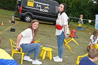 01 90Jahr VFT 2024-07-27 20  Tour-Samstag 27. Juli - 90 Jahre „Verein der Freunde des Duisburger Tierparks e.V.“. Die ZOOFREUNDE DUISBURG feierten mit viel Unterhaltung für Groß und Klein auf dem Gelände des PSV. Zu Sommerfest des Moerser Jecken Komitees ging es dann auf die andere Rheinseite. Zum Abschluss des Tages mit  dem Moerser Hofstaat in unser Stammquartier „Coupe 1990“ in Duisburger Süden. : DVPJ, Holger II, Phil II., Prinz Karneval, Prinz, Prinzessin Mia I., Hofmarschälle, Page, Pagen, Paginnen, HDK, Duisburg, Karneval, Helau, Tollität, Event, Session 2024, Session 2025, HDK Duisburg, Hauptausschuss, Hauptausschuss Karneval Duisburg, Duisburg ist echt