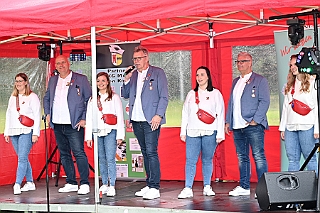 02 MJK 2024-07-27 03  Tour-Samstag 27. Juli - 90 Jahre „Verein der Freunde des Duisburger Tierparks e.V.“. Die ZOOFREUNDE DUISBURG feierten mit viel Unterhaltung für Groß und Klein auf dem Gelände des PSV. Zu Sommerfest des Moerser Jecken Komitees ging es dann auf die andere Rheinseite. Zum Abschluss des Tages mit  dem Moerser Hofstaat in unser Stammquartier „Coupe 1990“ in Duisburger Süden. : DVPJ, Holger II, Phil II., Prinz Karneval, Prinz, Prinzessin Mia I., Hofmarschälle, Page, Pagen, Paginnen, HDK, Duisburg, Karneval, Helau, Tollität, Event, Session 2024, Session 2025, HDK Duisburg, Hauptausschuss, Hauptausschuss Karneval Duisburg, Duisburg ist echt
