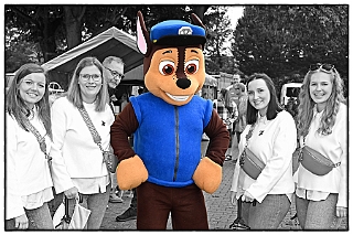 02 MJK 2024-07-27 12  Tour-Samstag 27. Juli - 90 Jahre „Verein der Freunde des Duisburger Tierparks e.V.“. Die ZOOFREUNDE DUISBURG feierten mit viel Unterhaltung für Groß und Klein auf dem Gelände des PSV. Zu Sommerfest des Moerser Jecken Komitees ging es dann auf die andere Rheinseite. Zum Abschluss des Tages mit  dem Moerser Hofstaat in unser Stammquartier „Coupe 1990“ in Duisburger Süden. : DVPJ, Holger II, Phil II., Prinz Karneval, Prinz, Prinzessin Mia I., Hofmarschälle, Page, Pagen, Paginnen, HDK, Duisburg, Karneval, Helau, Tollität, Event, Session 2024, Session 2025, HDK Duisburg, Hauptausschuss, Hauptausschuss Karneval Duisburg, Duisburg ist echt