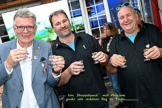 03 Coupe 2024-07-27 06  Tour-Samstag 27. Juli - 90 Jahre „Verein der Freunde des Duisburger Tierparks e.V.“. Die ZOOFREUNDE DUISBURG feierten mit viel Unterhaltung für Groß und Klein auf dem Gelände des PSV. Zu Sommerfest des Moerser Jecken Komitees ging es dann auf die andere Rheinseite. Zum Abschluss des Tages mit  dem Moerser Hofstaat in unser Stammquartier „Coupe 1990“ in Duisburger Süden. : DVPJ, Holger II, Phil II., Prinz Karneval, Prinz, Prinzessin Mia I., Hofmarschälle, Page, Pagen, Paginnen, HDK, Duisburg, Karneval, Helau, Tollität, Event, Session 2024, Session 2025, HDK Duisburg, Hauptausschuss, Hauptausschuss Karneval Duisburg, Duisburg ist echt