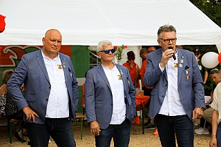 01 Humoriica 2024-08-17 03  Sommerfeste, mal nicht in Duisburg - Unsere erste Station an diesem Samstag war das Sommerfest bei der Moerser KG Humorica 69 e.V. Danach in die Landeshauptstadt. Auf dem Geländer der Altbier-Manufaktur der Schumacher Brauerei feierte die Ehrengarde der Stadt Düsseldorf e.V. ihr Sommerfest. : DVPJ, Holger II, Phil II., Prinz Karneval, Prinz, Prinzessin Mia I., Hofmarschälle, Page, Pagen, Paginnen, HDK, Duisburg, Karneval, Helau, Tollität, Event, Session 2024, Session 2025, HDK Duisburg, Hauptausschuss, Hauptausschuss Karneval Duisburg, Duisburg ist echt