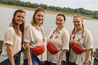 Wunderland 2024-08-18 04  Ausflug nach Kalkar - Am Sonntag dem 18. August machten wir mit der „Kleinen“-Prinzencrew  einen wunderschönen und spaßigen Ausflug ins „Wunderland Kalkar“. Dabei blieb kein Auge und auch kein T-Shirt trocken. : DVPJ, Holger II, Phil II., Prinz Karneval, Prinz, Prinzessin Mia I., Hofmarschälle, Page, Pagen, Paginnen, HDK, Duisburg, Karneval, Helau, Tollität, Event, Session 2024, Session 2025, HDK Duisburg, Hauptausschuss, Hauptausschuss Karneval Duisburg, Duisburg ist echt