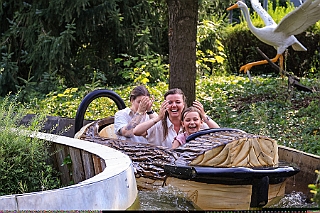 Wunderland 2024-08-18 26  Ausflug nach Kalkar - Am Sonntag dem 18. August machten wir mit der „Kleinen“-Prinzencrew  einen wunderschönen und spaßigen Ausflug ins „Wunderland Kalkar“. Dabei blieb kein Auge und auch kein T-Shirt trocken. : DVPJ, Holger II, Phil II., Prinz Karneval, Prinz, Prinzessin Mia I., Hofmarschälle, Page, Pagen, Paginnen, HDK, Duisburg, Karneval, Helau, Tollität, Event, Session 2024, Session 2025, HDK Duisburg, Hauptausschuss, Hauptausschuss Karneval Duisburg, Duisburg ist echt