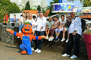 Wunderland 2024-08-18 30  Ausflug nach Kalkar - Am Sonntag dem 18. August machten wir mit der „Kleinen“-Prinzencrew  einen wunderschönen und spaßigen Ausflug ins „Wunderland Kalkar“. Dabei blieb kein Auge und auch kein T-Shirt trocken. : DVPJ, Holger II, Phil II., Prinz Karneval, Prinz, Prinzessin Mia I., Hofmarschälle, Page, Pagen, Paginnen, HDK, Duisburg, Karneval, Helau, Tollität, Event, Session 2024, Session 2025, HDK Duisburg, Hauptausschuss, Hauptausschuss Karneval Duisburg, Duisburg ist echt