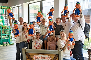Wunderland 2024-08-18 31  Ausflug nach Kalkar - Am Sonntag dem 18. August machten wir mit der „Kleinen“-Prinzencrew  einen wunderschönen und spaßigen Ausflug ins „Wunderland Kalkar“. Dabei blieb kein Auge und auch kein T-Shirt trocken. : DVPJ, Holger II, Phil II., Prinz Karneval, Prinz, Prinzessin Mia I., Hofmarschälle, Page, Pagen, Paginnen, HDK, Duisburg, Karneval, Helau, Tollität, Event, Session 2024, Session 2025, HDK Duisburg, Hauptausschuss, Hauptausschuss Karneval Duisburg, Duisburg ist echt