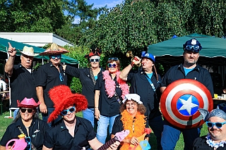 01 SommerfRheinhausen 2024-08-24 02  Tour-Samstag 24.August - Start beim Sommerfest, die KG Blau-Silber Rheinhausen feierte im Schatten der Erlöserkirche. Danach zum Strassenfest Bine und Jogi. Zwei private Termine, Geburtstage,folgten. Zum der ersten Gratulation Günther Pork zum 80. Geburtstag. zum zweiten der Doppelgeburtstag von Birgit und Nobby. : DVPJ, Holger II, Phil II., Prinz Karneval, Prinz, Prinzessin Mia I., Hofmarschälle, Page, Pagen, Paginnen, HDK, Duisburg, Karneval, Helau, Tollität, Event, Session 2024, Session 2025, HDK Duisburg, Hauptausschuss, Hauptausschuss Karneval Duisburg, Duisburg ist echt