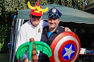 01 SommerfRheinhausen 2024-08-24 07  Tour-Samstag 24.August - Start beim Sommerfest, die KG Blau-Silber Rheinhausen feierte im Schatten der Erlöserkirche. Danach zum Strassenfest Bine und Jogi. Zwei private Termine, Geburtstage,folgten. Zum der ersten Gratulation Günther Pork zum 80. Geburtstag. zum zweiten der Doppelgeburtstag von Birgit und Nobby. : DVPJ, Holger II, Phil II., Prinz Karneval, Prinz, Prinzessin Mia I., Hofmarschälle, Page, Pagen, Paginnen, HDK, Duisburg, Karneval, Helau, Tollität, Event, Session 2024, Session 2025, HDK Duisburg, Hauptausschuss, Hauptausschuss Karneval Duisburg, Duisburg ist echt