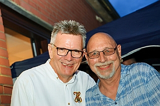 04 Birgit&Nobby2024-08-24 01  Tour-Samstag 24.August - Start beim Sommerfest, die KG Blau-Silber Rheinhausen feierte im Schatten der Erlöserkirche. Danach zum Strassenfest Bine und Jogi. Zwei private Termine, Geburtstage,folgten. Zum der ersten Gratulation Günther Pork zum 80. Geburtstag. zum zweiten der Doppelgeburtstag von Birgit und Nobby. : DVPJ, Holger II, Phil II., Prinz Karneval, Prinz, Prinzessin Mia I., Hofmarschälle, Page, Pagen, Paginnen, HDK, Duisburg, Karneval, Helau, Tollität, Event, Session 2024, Session 2025, HDK Duisburg, Hauptausschuss, Hauptausschuss Karneval Duisburg, Duisburg ist echt