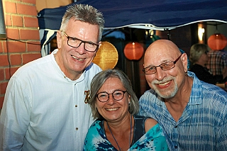 04 Birgit&Nobby2024-08-24 07  Tour-Samstag 24.August - Start beim Sommerfest, die KG Blau-Silber Rheinhausen feierte im Schatten der Erlöserkirche. Danach zum Strassenfest Bine und Jogi. Zwei private Termine, Geburtstage,folgten. Zum der ersten Gratulation Günther Pork zum 80. Geburtstag. zum zweiten der Doppelgeburtstag von Birgit und Nobby. : DVPJ, Holger II, Phil II., Prinz Karneval, Prinz, Prinzessin Mia I., Hofmarschälle, Page, Pagen, Paginnen, HDK, Duisburg, Karneval, Helau, Tollität, Event, Session 2024, Session 2025, HDK Duisburg, Hauptausschuss, Hauptausschuss Karneval Duisburg, Duisburg ist echt