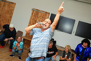 04 Birgit&Nobby2024-08-24 08  Tour-Samstag 24.August - Start beim Sommerfest, die KG Blau-Silber Rheinhausen feierte im Schatten der Erlöserkirche. Danach zum Strassenfest Bine und Jogi. Zwei private Termine, Geburtstage,folgten. Zum der ersten Gratulation Günther Pork zum 80. Geburtstag. zum zweiten der Doppelgeburtstag von Birgit und Nobby. : DVPJ, Holger II, Phil II., Prinz Karneval, Prinz, Prinzessin Mia I., Hofmarschälle, Page, Pagen, Paginnen, HDK, Duisburg, Karneval, Helau, Tollität, Event, Session 2024, Session 2025, HDK Duisburg, Hauptausschuss, Hauptausschuss Karneval Duisburg, Duisburg ist echt