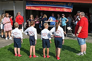 03 KGSonniSued 2024-08-31 01  Ein schöner Tag - Samstag 31. August, Start unserer Tour im Landschaftspark. Start auch für Klaus zum Mammutmarsch. Von dort dann auf die linke Rheinseite wo die 1.KG Baerl ihr Sommerfest veranstaltete. Wieder auf der „richtigen“ Rheinseite ging es dann in den Süden zur KG Sonniger Süden. Das Geburtstagskind, unser Holger, lies den Tag dann mit seiner Crew beim Sommerfest der KG Alle Mann an Bord ausklingen. : DVPJ, Holger II, Phil II., Prinz Karneval, Prinz, Prinzessin Mia I., Hofmarschälle, Page, Pagen, Paginnen, HDK, Duisburg, Karneval, Helau, Tollität, Event, Session 2024, Session 2025, HDK Duisburg, Hauptausschuss, Hauptausschuss Karneval Duisburg, Duisburg ist echt