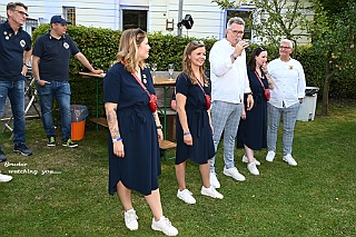 04 AMaB 2024-08-31 03  Ein schöner Tag - Samstag 31. August, Start unserer Tour im Landschaftspark. Start auch für Klaus zum Mammutmarsch. Von dort dann auf die linke Rheinseite wo die 1.KG Baerl ihr Sommerfest veranstaltete. Wieder auf der „richtigen“ Rheinseite ging es dann in den Süden zur KG Sonniger Süden. Das Geburtstagskind, unser Holger, lies den Tag dann mit seiner Crew beim Sommerfest der KG Alle Mann an Bord ausklingen. : DVPJ, Holger II, Phil II., Prinz Karneval, Prinz, Prinzessin Mia I., Hofmarschälle, Page, Pagen, Paginnen, HDK, Duisburg, Karneval, Helau, Tollität, Event, Session 2024, Session 2025, HDK Duisburg, Hauptausschuss, Hauptausschuss Karneval Duisburg, Duisburg ist echt