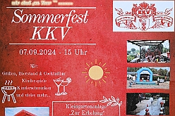 01 KKV KampLintf 2024-09-07 01  Samstags-Tour am 7. September - Gestartet sind wir bei sommerlichen Wetter in Kamp-Lintfort. Erstmalig besuchte dort ein des. Prinz Karneval der Stadt Duisburg das Sommerfest des KKV. Dann ging es zum Kaiserberg. Dort hatte die Bürgergarde zum Sommerfest „Am Haus am Wasserturm“ geladen.  Das Sommerfest der Schottenzunft war danach unser Ziel, auf dem Gelände das ETuS Bissingheim. In „heimatliche“ Gefilde ging es dann für Holger und einen Teil der Crew, Sommerfest bei den Roten Funken in der KGV Grunewald. : DVPJ, Holger II, Phil II., Prinz Karneval, Prinz, Prinzessin Mia I., Hofmarschälle, Page, Pagen, Paginnen, HDK, Duisburg, Karneval, Helau, Tollität, Event, Session 2024, Session 2025, HDK Duisburg, Hauptausschuss, Hauptausschuss Karneval Duisburg, Duisburg ist echt
