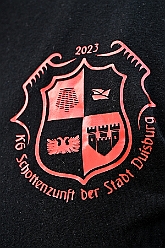 03 Schottenzunft 2024-09-07 1  Samstags-Tour am 7. September - Gestartet sind wir bei sommerlichen Wetter in Kamp-Lintfort. Erstmalig besuchte dort ein des. Prinz Karneval der Stadt Duisburg das Sommerfest des KKV. Dann ging es zum Kaiserberg. Dort hatte die Bürgergarde zum Sommerfest „Am Haus am Wasserturm“ geladen.  Das Sommerfest der Schottenzunft war danach unser Ziel, auf dem Gelände das ETuS Bissingheim. In „heimatliche“ Gefilde ging es dann für Holger und einen Teil der Crew, Sommerfest bei den Roten Funken in der KGV Grunewald. : DVPJ, Holger II, Phil II., Prinz Karneval, Prinz, Prinzessin Mia I., Hofmarschälle, Page, Pagen, Paginnen, HDK, Duisburg, Karneval, Helau, Tollität, Event, Session 2024, Session 2025, HDK Duisburg, Hauptausschuss, Hauptausschuss Karneval Duisburg, Duisburg ist echt