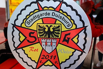 TagDerOststrasse 2024-09-12 07  Tag der Oststraße - Nach 8 Jahren Pause war der Tag der Oststraße in Neudorf zurück . Organisiert vomBürgerverein Neudorf. Zu den Informationsständen von Firmen und Vereinen, luden Händler und Gastronomen der Ostraße ldie Besucher zum Bummeln und Shoppen ein. : DVPJ, Holger II, Phil II., Prinz Karneval, Prinz, Prinzessin Mia I., Hofmarschälle, Page, Pagen, Paginnen, HDK, Duisburg, Karneval, Helau, Tollität, Event, Session 2024, Session 2025, HDK Duisburg, Hauptausschuss, Hauptausschuss Karneval Duisburg, Duisburg ist echt