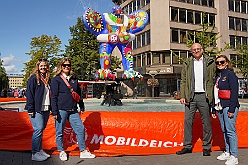 01 KatasSchutz DU 2024-09-14  21  Samstags-Tour am 14. September - 1. Katastrophenschutztag in der Duisburger City. Wir durften einen großartigen Tag erleben, der ganz im Zeichen des Ehrenamtes stand. Danach wurde es wieder karnevalistisch, wir besuchten zwei Sommerfeste im Duisburger Norden. Zuerst das gemeinsame Sommerfest von MTV Union Hamborn und dann das Offiziersbiwak bei Rot-Weiss Hamborn- Marxloh. Abschluss war dann auf dem Schlagerbaumfest am Coupe 1900. : DVPJ, Holger II, Phil II., Prinz Karneval, Prinz, Prinzessin Mia I., Hofmarschälle, Page, Pagen, Paginnen, HDK, Duisburg, Karneval, Helau, Tollität, Event, Session 2024, Session 2025, HDK Duisburg, Hauptausschuss, Hauptausschuss Karneval Duisburg, Duisburg ist echt
