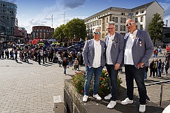 01 KatasSchutz DU 2024-09-14  33  Samstags-Tour am 14. September - 1. Katastrophenschutztag in der Duisburger City. Wir durften einen großartigen Tag erleben, der ganz im Zeichen des Ehrenamtes stand. Danach wurde es wieder karnevalistisch, wir besuchten zwei Sommerfeste im Duisburger Norden. Zuerst das gemeinsame Sommerfest von MTV Union Hamborn und dann das Offiziersbiwak bei Rot-Weiss Hamborn- Marxloh. Abschluss war dann auf dem Schlagerbaumfest am Coupe 1900. : DVPJ, Holger II, Phil II., Prinz Karneval, Prinz, Prinzessin Mia I., Hofmarschälle, Page, Pagen, Paginnen, HDK, Duisburg, Karneval, Helau, Tollität, Event, Session 2024, Session 2025, HDK Duisburg, Hauptausschuss, Hauptausschuss Karneval Duisburg, Duisburg ist echt