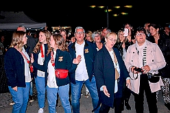 04 SchlagerCoupe 2024-09-14  02  Samstags-Tour am 14. September - 1. Katastrophenschutztag in der Duisburger City. Wir durften einen großartigen Tag erleben, der ganz im Zeichen des Ehrenamtes stand. Danach wurde es wieder karnevalistisch, wir besuchten zwei Sommerfeste im Duisburger Norden. Zuerst das gemeinsame Sommerfest von MTV Union Hamborn und dann das Offiziersbiwak bei Rot-Weiss Hamborn- Marxloh. Abschluss war dann auf dem Schlagerbaumfest am Coupe 1900. : DVPJ, Holger II, Phil II., Prinz Karneval, Prinz, Prinzessin Mia I., Hofmarschälle, Page, Pagen, Paginnen, HDK, Duisburg, Karneval, Helau, Tollität, Event, Session 2024, Session 2025, HDK Duisburg, Hauptausschuss, Hauptausschuss Karneval Duisburg, Duisburg ist echt