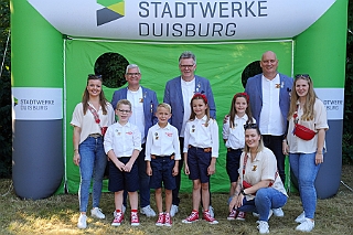 Herbstf MJ 2024-09-21  10  Wir feiern mit - Unter dem Motto „Feiern mit Freunden“  hatten am Samstag dem 21. September die Marxloher-Jecken im Garten des Kirchorts St. Barbara an der Fahrnerstraße zum Herbstfest eingeladen. : DVPJ, Holger II, Phil II., Prinz Karneval, Prinz, Prinzessin Mia I., Hofmarschälle, Page, Pagen, Paginnen, HDK, Duisburg, Karneval, Helau, Tollität, Event, Session 2024, Session 2025, HDK Duisburg, Hauptausschuss, Hauptausschuss Karneval Duisburg, Duisburg ist echt