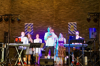 Oktf RW Rhein  2024-09-27 02  Oktoberfest - Rheinhausen  - Wie auch in den letzten Jahren feierte die KG Rot-Weiß Rheinhausen in der Erlöser Kirche ihr Oktoberfest. Mit zünftigen Bier und einigen Schmankerln waren wir mit dabei. : DVPJ, Holger II, Phil II., Prinz Karneval, Prinz, Prinzessin Mia I., Hofmarschälle, Page, Pagen, Paginnen, HDK, Duisburg, Karneval, Helau, Tollität, Event, Session 2024, Session 2025, HDK Duisburg, Hauptausschuss, Hauptausschuss Karneval Duisburg, Duisburg ist echt