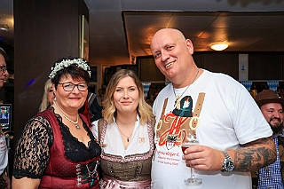 Oktoberf DelfterSt 2024-10-04 07  Narrenzunft Homberg - Sommerfest - Vielen lieben Dank für die Gastfreundschaften auf eurem Sommerfest am 22. Juni auf dem Bauernhof der Familie Hase an der Bruchstraße in Homberg. : DVPJ, Holger II, Phil II., Prinz Karneval, Prinz, Prinzessin Mia I., Hofmarschälle, Page, Pagen, Paginnen, HDK, Duisburg, Karneval, Helau, Tollität, Event, Session 2024, Session 2025, HDK Duisburg, Hauptausschuss, Hauptausschuss Karneval Duisburg, Duisburg ist echt