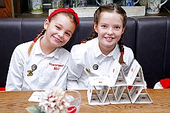 Koenigreich Duissern 2024-10-06 03  Gaudi beim Frühschoppen - „O`zapft is“ morgens um 11 Uhr in die Tennis Gaststätte des DSC Preussen aus der Futterstraße. Die KG Königreich Duissern hatte zum Wies`n Frühschoppen geladen. : DVPJ, Holger II, Phil II., Prinz Karneval, Prinz, Prinzessin Mia I., Hofmarschälle, Page, Pagen, Paginnen, HDK, Duisburg, Karneval, Helau, Tollität, Event, Session 2024, Session 2025, HDK Duisburg, Hauptausschuss, Hauptausschuss Karneval Duisburg, Duisburg ist echt