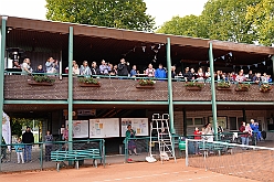 Koenigreich Duissern 2024-10-06 15  Gaudi beim Frühschoppen - „O`zapft is“ morgens um 11 Uhr in die Tennis Gaststätte des DSC Preussen aus der Futterstraße. Die KG Königreich Duissern hatte zum Wies`n Frühschoppen geladen. : DVPJ, Holger II, Phil II., Prinz Karneval, Prinz, Prinzessin Mia I., Hofmarschälle, Page, Pagen, Paginnen, HDK, Duisburg, Karneval, Helau, Tollität, Event, Session 2024, Session 2025, HDK Duisburg, Hauptausschuss, Hauptausschuss Karneval Duisburg, Duisburg ist echt