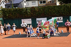 Koenigreich Duissern 2024-10-06 16  Gaudi beim Frühschoppen - „O`zapft is“ morgens um 11 Uhr in die Tennis Gaststätte des DSC Preussen aus der Futterstraße. Die KG Königreich Duissern hatte zum Wies`n Frühschoppen geladen. : DVPJ, Holger II, Phil II., Prinz Karneval, Prinz, Prinzessin Mia I., Hofmarschälle, Page, Pagen, Paginnen, HDK, Duisburg, Karneval, Helau, Tollität, Event, Session 2024, Session 2025, HDK Duisburg, Hauptausschuss, Hauptausschuss Karneval Duisburg, Duisburg ist echt