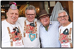 Koenigreich Duissern 2024-10-06 37  Gaudi beim Frühschoppen - „O`zapft is“ morgens um 11 Uhr in die Tennis Gaststätte des DSC Preussen aus der Futterstraße. Die KG Königreich Duissern hatte zum Wies`n Frühschoppen geladen. : DVPJ, Holger II, Phil II., Prinz Karneval, Prinz, Prinzessin Mia I., Hofmarschälle, Page, Pagen, Paginnen, HDK, Duisburg, Karneval, Helau, Tollität, Event, Session 2024, Session 2025, HDK Duisburg, Hauptausschuss, Hauptausschuss Karneval Duisburg, Duisburg ist echt