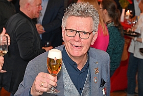 IntercityHotel 2024-10-25 17  Gemütlich im IntercityHotel - Der „Abend mit der Prinzencrew“  in der zukünftigen Hofburg. Ins IntercityHotel hatte am Freitag 25. Oktober Sponsoren und Freunde eingeladen. : DVPJ, Holger II, Phil II., Prinz Karneval, Prinz, Prinzessin Mia I., Hofmarschälle, Page, Pagen, Paginnen, HDK, Duisburg, Karneval, Helau, Tollität, Event, Session 2024, Session 2025, HDK Duisburg, Hauptausschuss, Hauptausschuss Karneval Duisburg, Duisburg ist echt