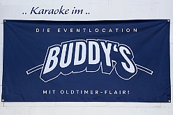 03 KarokeBuddys 2024-11-02 01  Tour-Samstag 2. November - -Zuerst gehts zur südlichsten KG nach Sera. Deren Prinzengarde feiert ihr 70. jähriges Jubiläum. Danach zum Uniformappell der Stadtgarde, Mirko ist dort Schatzmeister. „Ein bisschen Spaß muss sein“, unter diesem Motto fahren wir nach Meiderich ins „BUDDY´S“. Karaoke zum Ausklang des langen Abends. : DVPJ, Holger II, Phil II., Prinz Karneval, Prinz, Prinzessin Mia I., Hofmarschälle, Page, Pagen, Paginnen, HDK, Duisburg, Karneval, Helau, Tollität, Event, Session 2024, Session 2025, HDK Duisburg, Hauptausschuss, Hauptausschuss Karneval Duisburg, Duisburg ist echt
