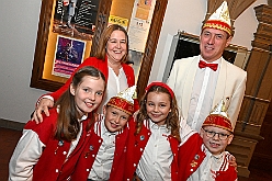 Rathausempfang 2024-11-08 03  Stadtoberhaupt empfängt des. Stadtprinz - Freitag, 8. November,  empfing OB Sören Link se. des. Tollität Holger II. samt Gefolge und die Kinderprinzencrew im Rathaus. Einen Eintrag ins goldene Buch der Stadt rundete den Besuch ab. : DVPJ, Holger II, Phil II., Prinz Karneval, Prinz, Prinzessin Mia I., Hofmarschälle, Page, Pagen, Paginnen, HDK, Duisburg, Karneval, Helau, Tollität, Event, Session 2024, Session 2025, HDK Duisburg, Hauptausschuss, Hauptausschuss Karneval Duisburg, Duisburg ist echt